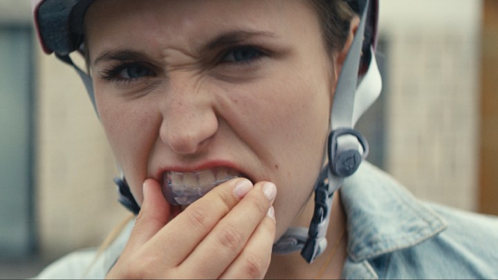 Derby Girl Suzanne De Baecque | AUTOMASITES